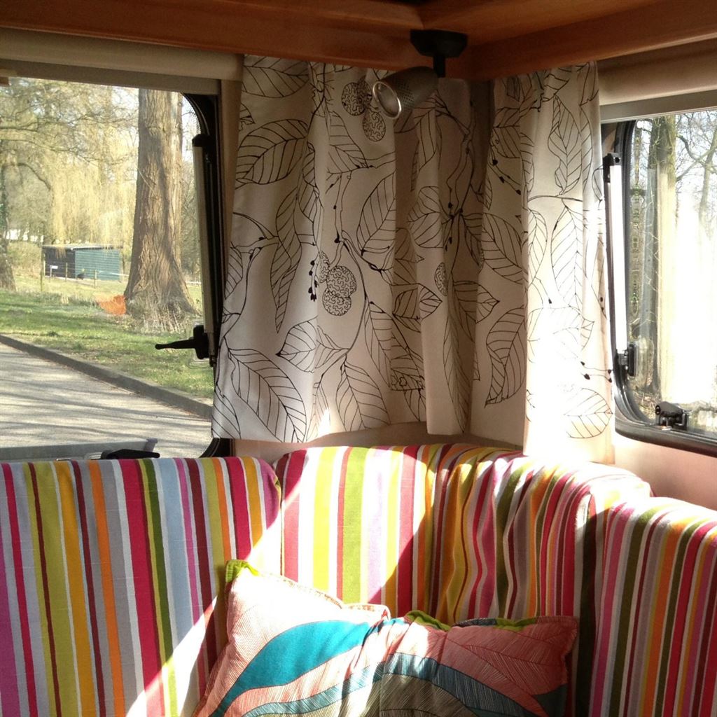 gordijnen in caravan